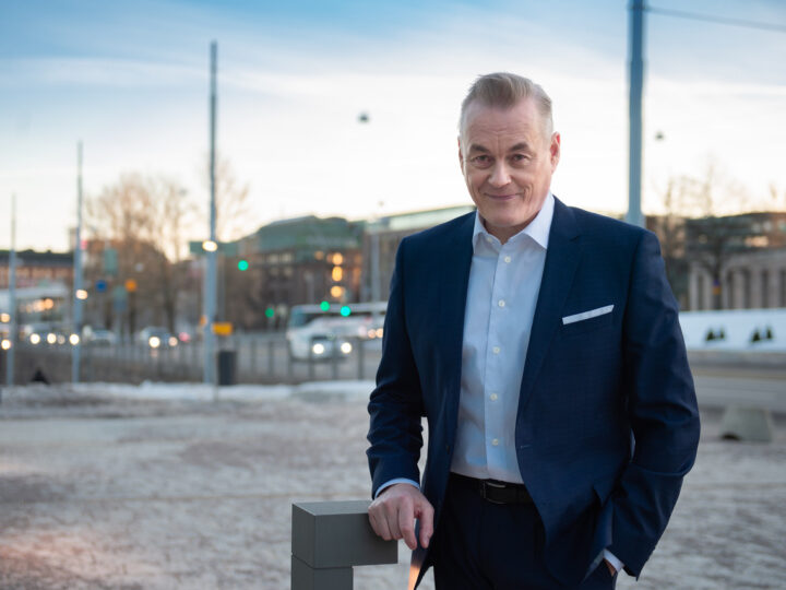 Arto Nybergin seurassa seuraavaksi Michael Monroe