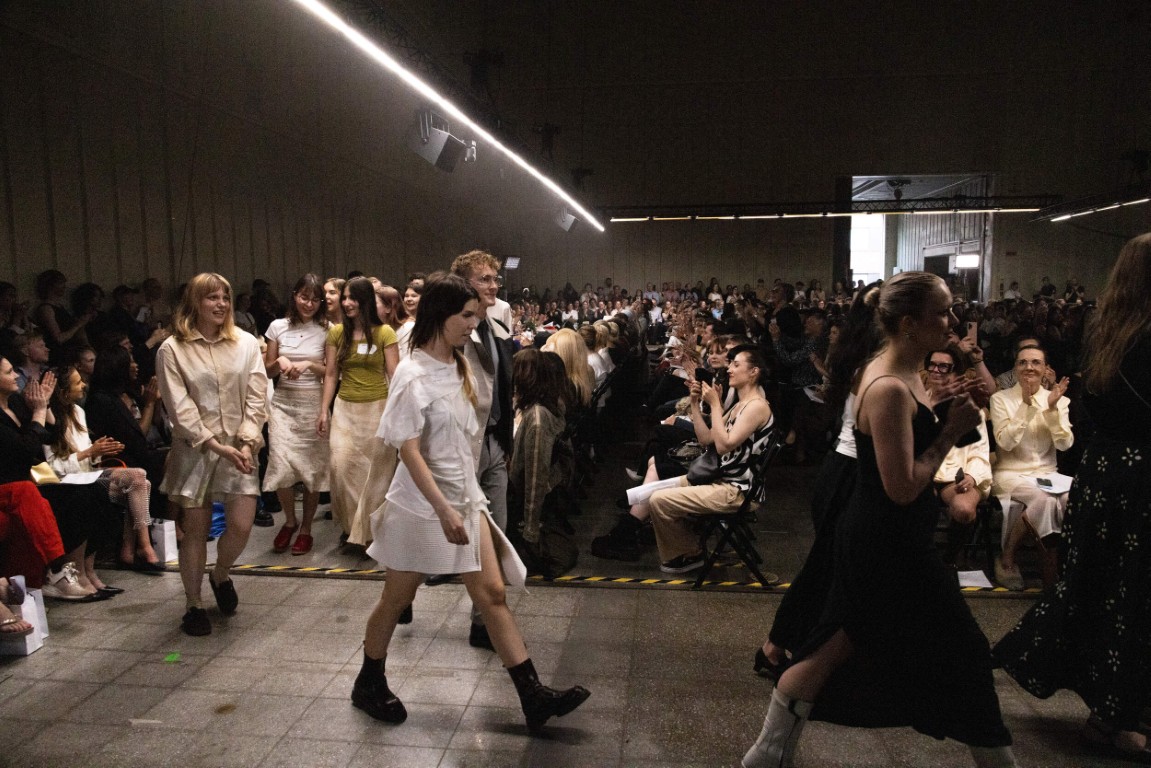 Aalto-yliopiston muodin ja tekstiiliosaamisen kärkitapahtuma Näytös/Näyttely25 tulee taas