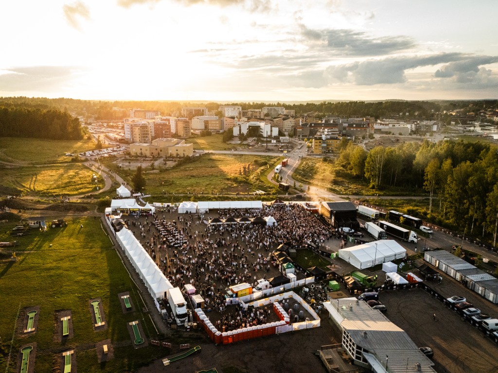 Porvoon Viinijuhlilla huippuartisteja, yli 100 viinin valikoima ja toivotut tasting-tilaisuudet