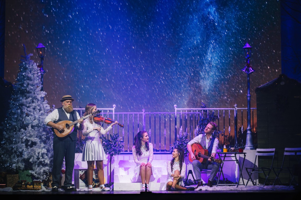 Irlantilainen joulushow A Fairytale for Christmas neljälle paikkakunnalle