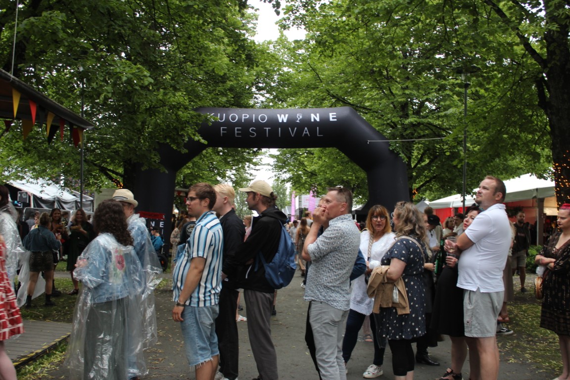Kuopion viinijuhlat saksalaisissa tunnelmissaTeksti Salli Saastamoinen