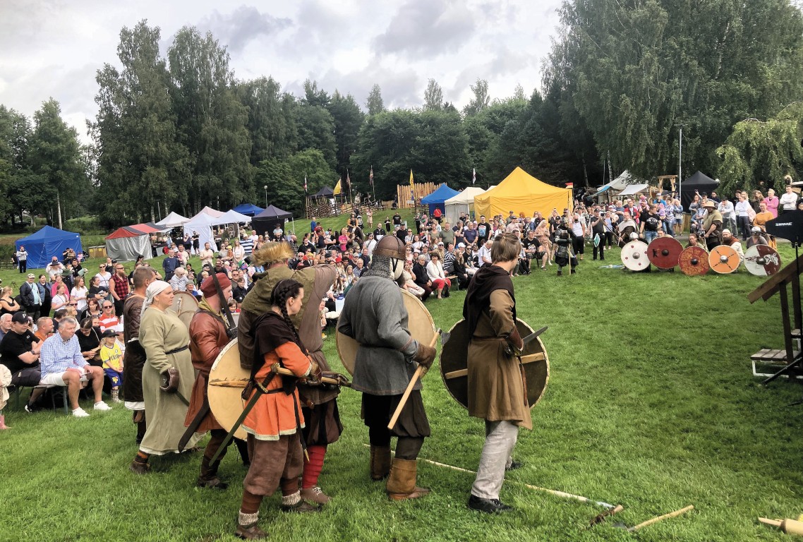 Taistelunäytökset tiivistivät tunnelman UlvilassaTeksti Vesa-Pekka Järvelä