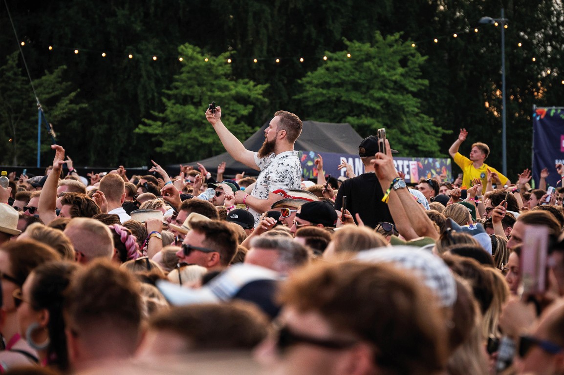 Festarikesä 2025 oli tyytyväisiä kävijöitä, yleisöennätyksiä ja tasapainoilua kulujen kanssaTeksti Salli Saastamoinen
