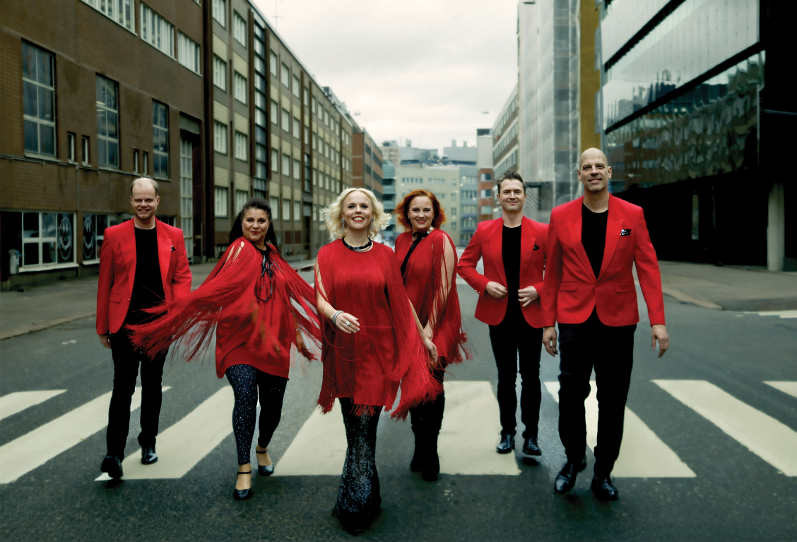 Rajaton starttaa perinteiselle joulukiertueelleen