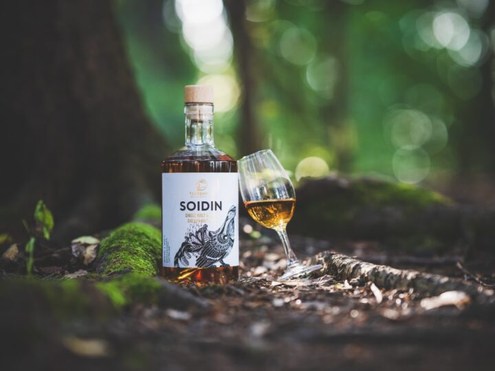 Suomalaiset viskit kultamitaleille World Whiskies Awardsissa