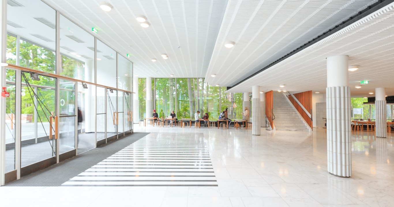 Kansainvälinen Alvar Aalto -tutkijaseminaari kokoaa arkkitehtuurin, muotoilun, taiteen ja kulttuurihistorian asiantuntijoita Jyväskylään