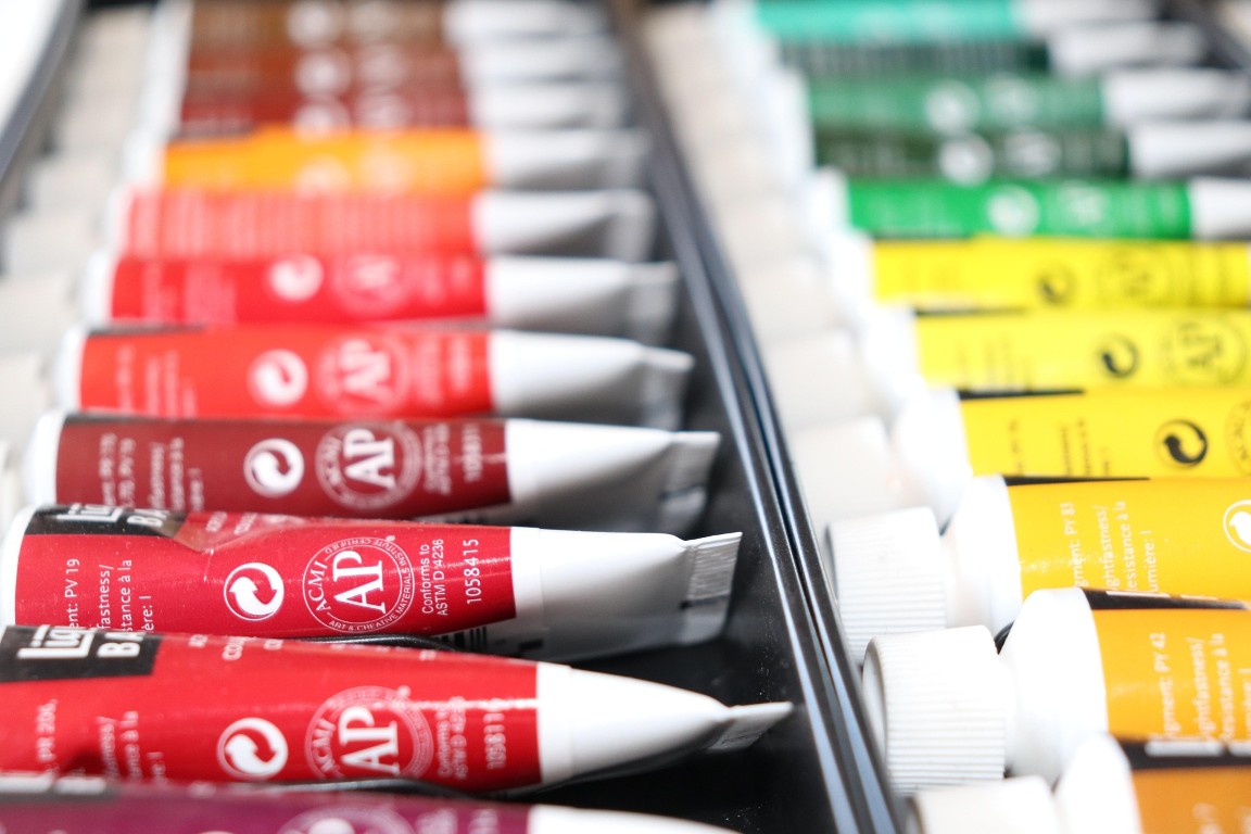 Kuvataiteilijan mediaanitulo taiteellisesta työstä 167 euroa kuukaudessa – työskentelyä rahoitetaan muilla tulonlähteillä