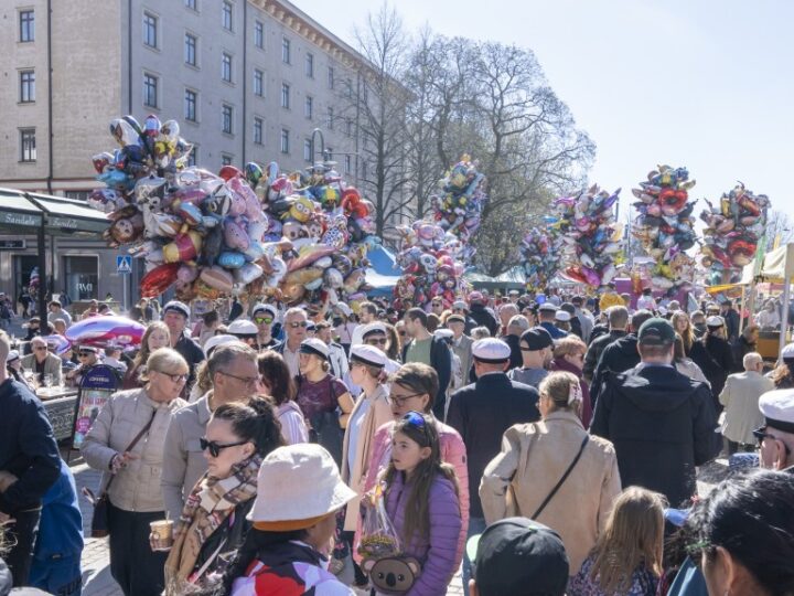Vappumarkkinat täytti Tampereen Hämeenpuiston – pian koittaa paluu Keskustorille