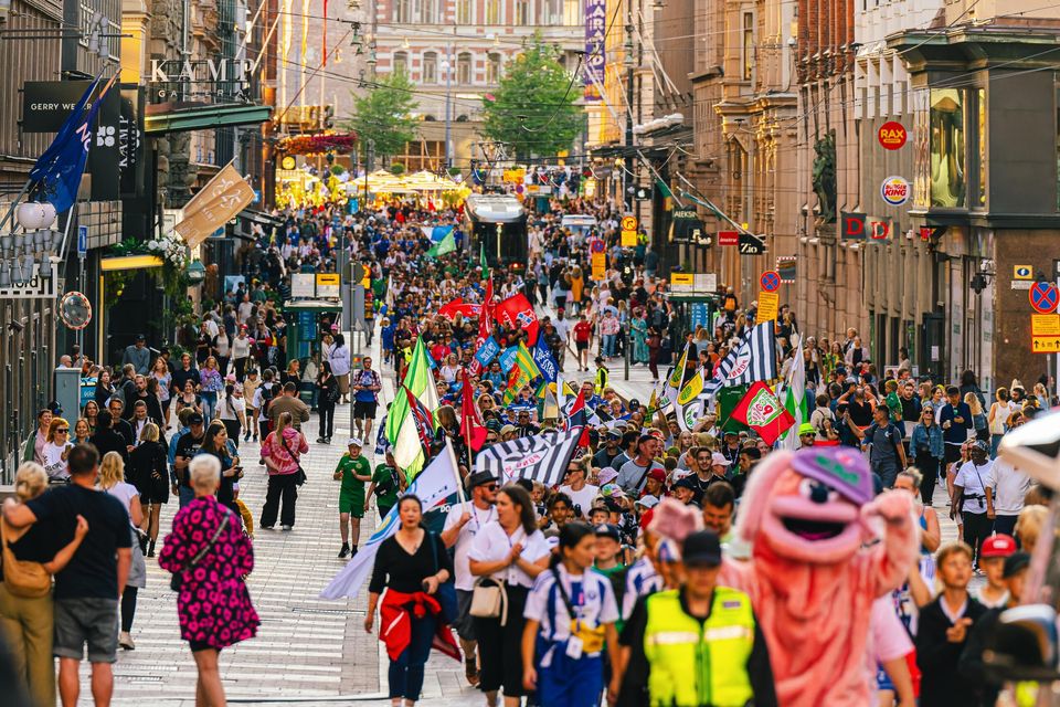 Helsinki Cup alkaa: lähes 30 000 junioripelaajaa valloittaa pääkaupungin katukuvan