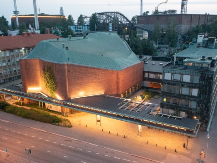 Unescon maailmanperintökohteeksi valittu Helsingin Kulttuuritalo kutsuu yleisökierroksille